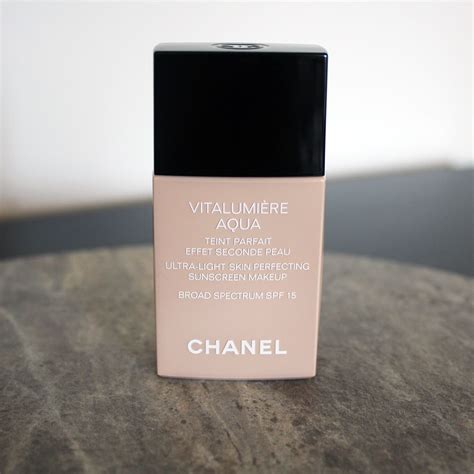 chanel vitalumière aqua ultra-light skin perfecting sunscreen makeup|chanel vitalumiere foundation shades.